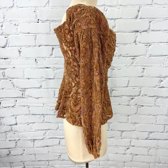 Tularosa Revolve Cameron Lace Off the Shoulder
Top Women’s Medium Camel Brown - Picture 4 of 13